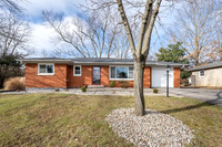 111 Rossmoore Dr