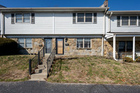 3033 Wooded Way