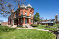 209 E Chestnut St