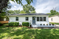 826 W Larkspur Dr