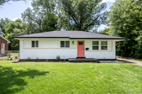 805 Foxglove Dr